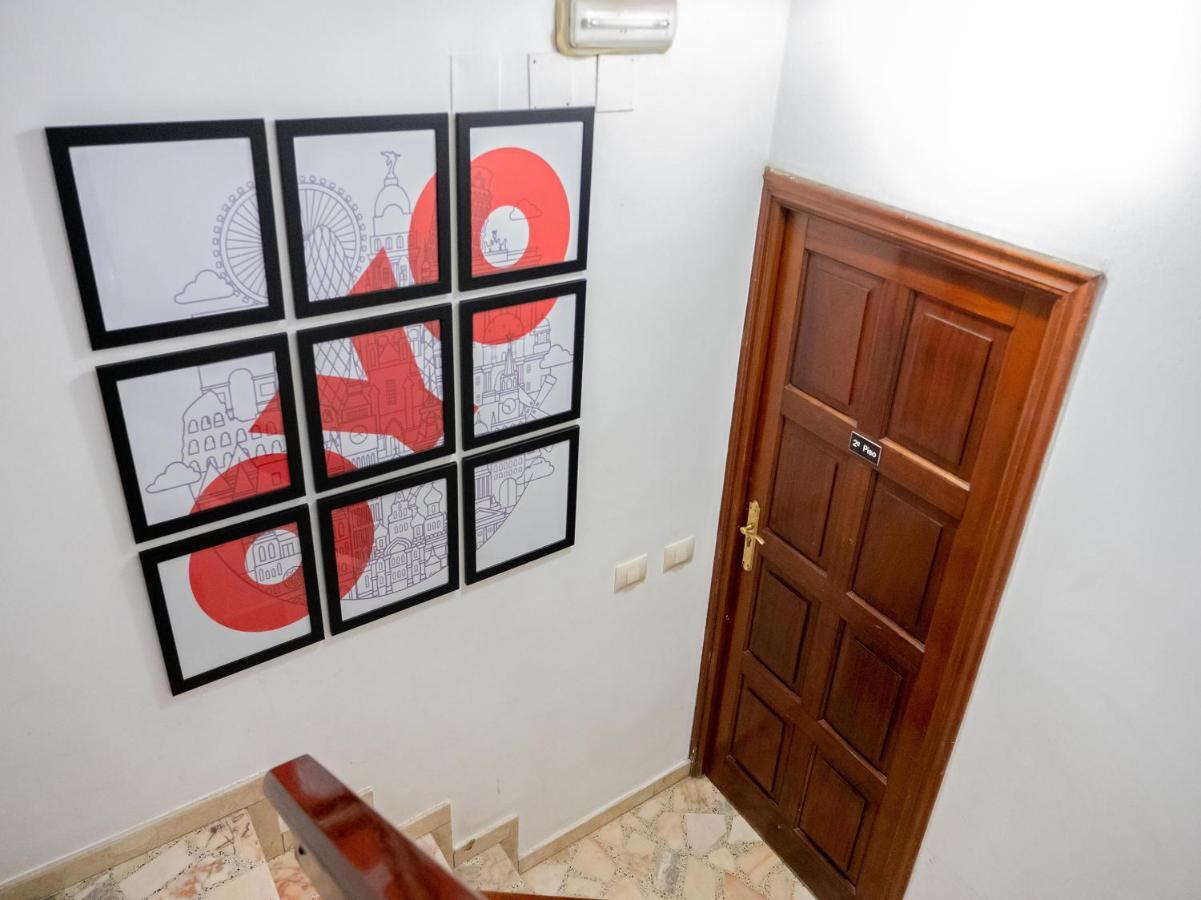 Oyo Hospedaje La Tita Сантьяго-де-Компостела Экстерьер фото